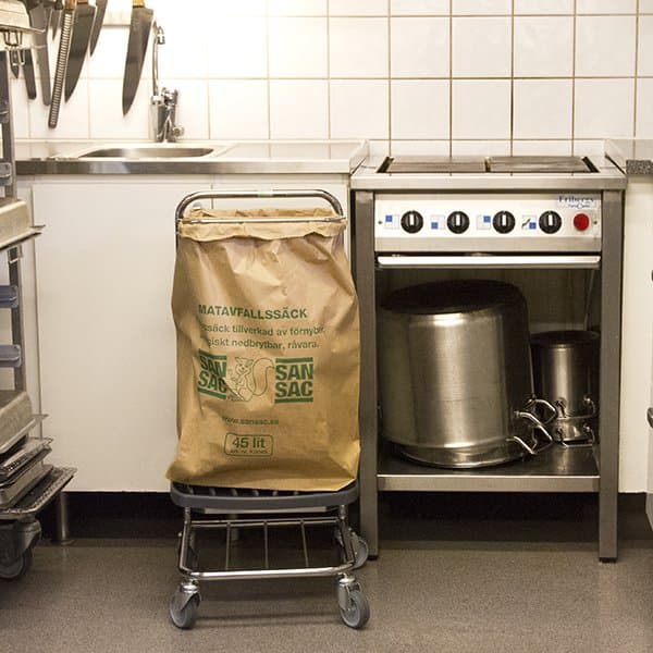 Pokagrind á hjólum fyrir 45ltr. poka 2